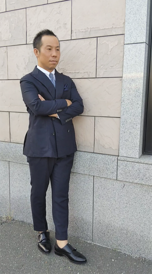 メンズオーダー ネイビーダブルブレストで夏の装いを | オーダースーツ  