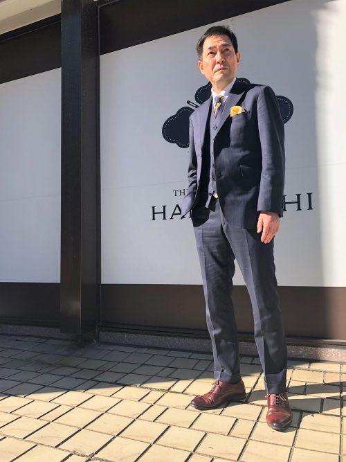 ネイビースリーピーススーツのVゾーン | オーダースーツは完全国内縫製 