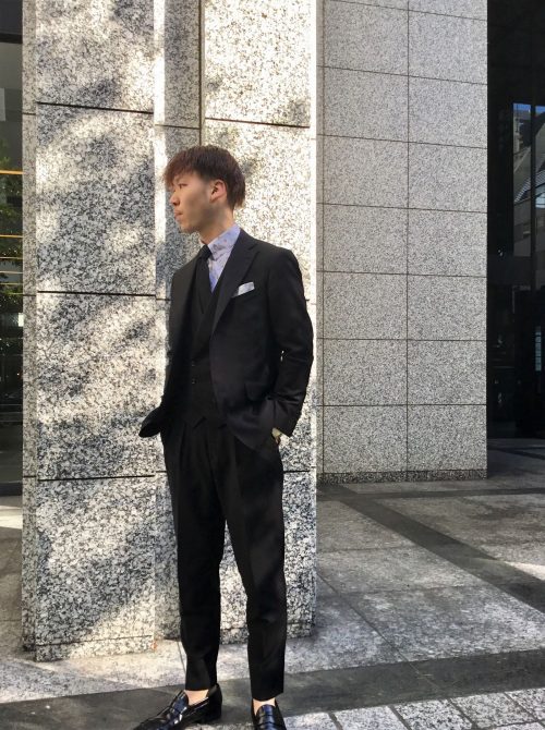 ブラックスーツスタイル | オーダースーツは完全国内縫製のHANABISHI 