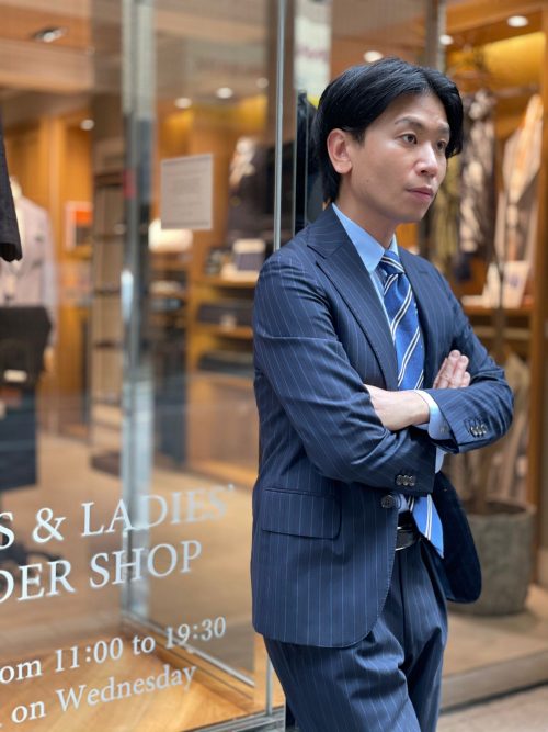ネイビー×ストライプスーツ | オーダースーツは完全国内縫製の 