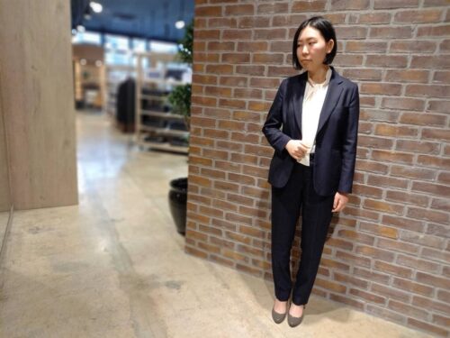 レディース オーダー 基本のネイビー パンツスーツ オーダースーツは完全国内縫製のhanabishi ハナビシ