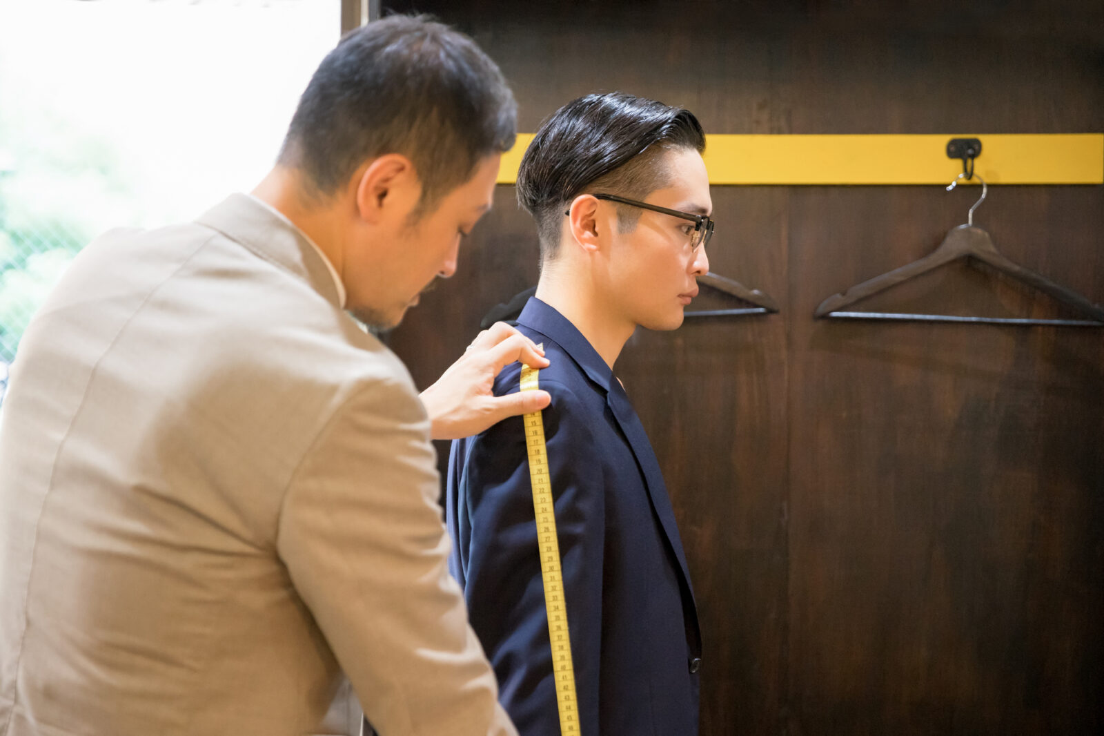 オーダースーツの出来上がりまでの期間は?平均的な納期と完成までの流れを解説