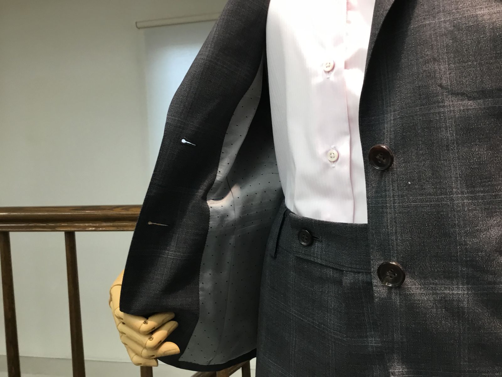 レディースオーダーチェックスーツ | オーダースーツは完全国内縫製のHANABISHI(ハナビシ)
