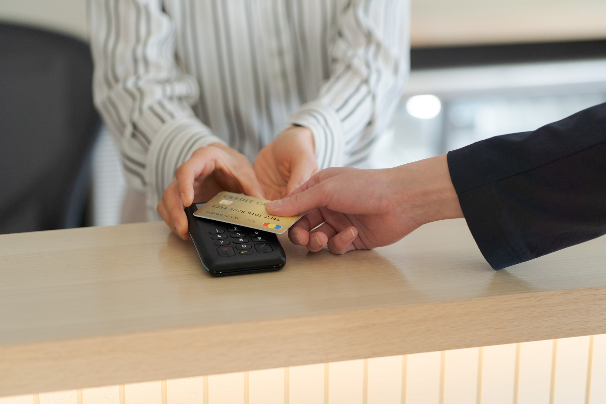 スーツの値段相場はどのくらい?値段による違いやコスパの良いスーツの選び方を紹介