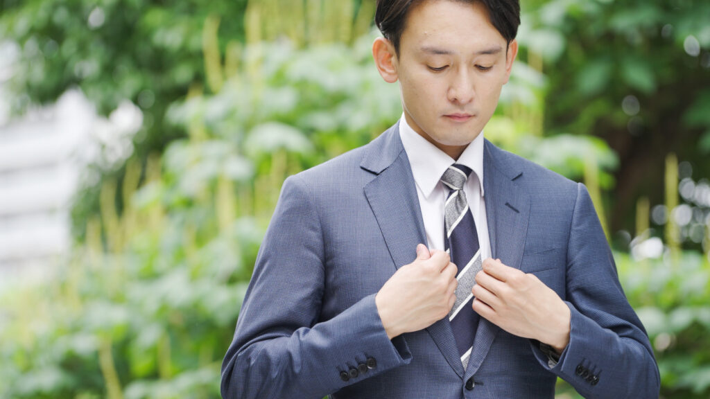 ワイシャツの首回り・裄丈サイズ目安！採寸方法から縮みの原因＆対策まで解説 | オーダースーツのHANABISHI