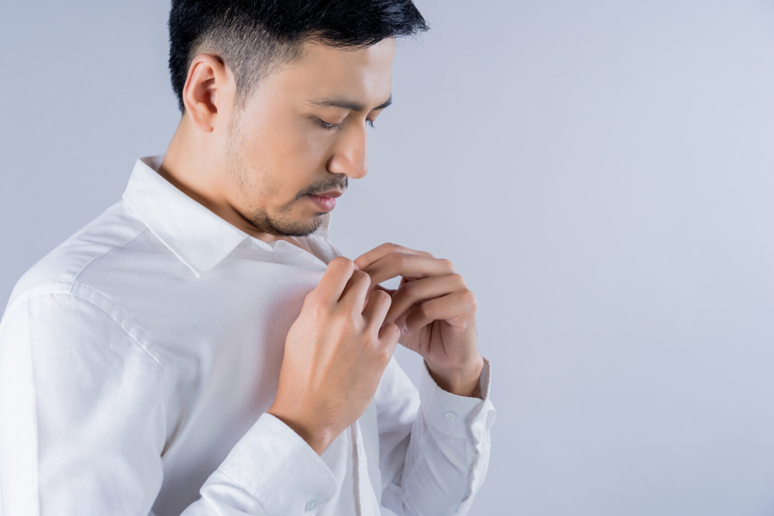 ワイシャツの首回り・裄丈サイズ目安！採寸方法から縮みの原因＆対策まで解説 | オーダースーツのHANABISHI